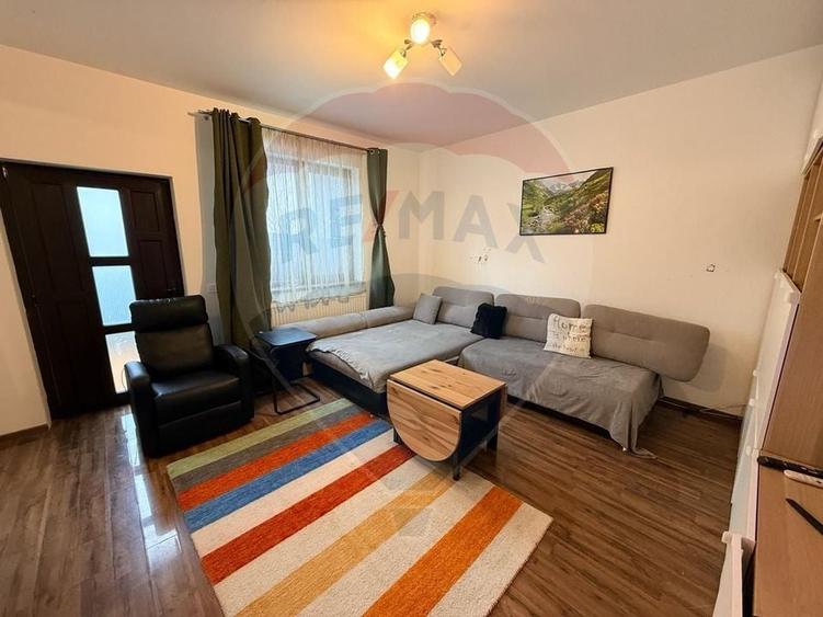 Casă cu 4 camere cu Teren 290 Mp în Sânpetru
