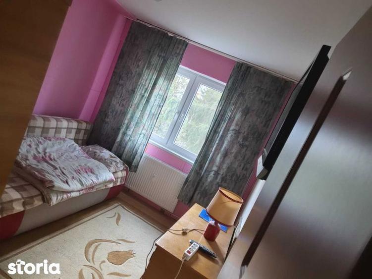 Inchiriez Apartament cu 2 camere - 4