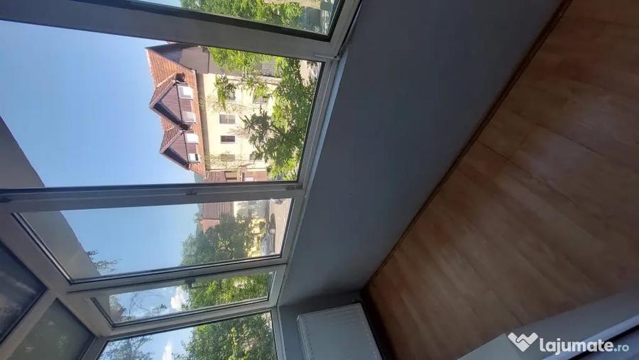 Garsonieră decomandată în Central