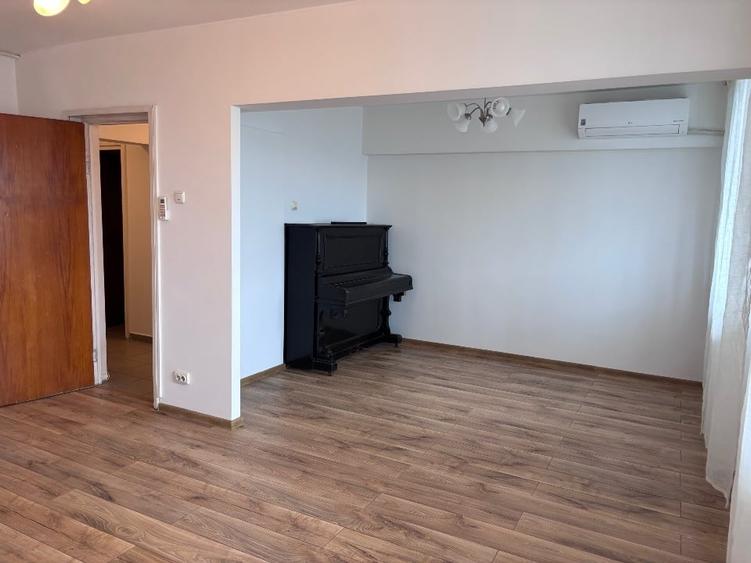 Apartament cu 3 camere decomandat în Pantelimon