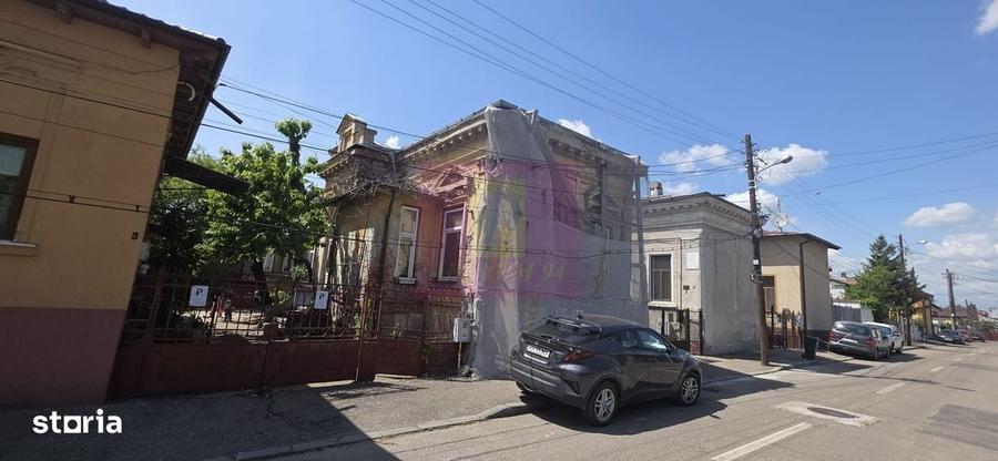 Casă cu 4 camere în Central