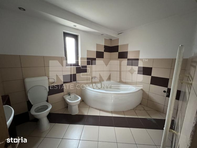 Casă cu 5 camere cu Teren 1600 Mp în Rădăuți