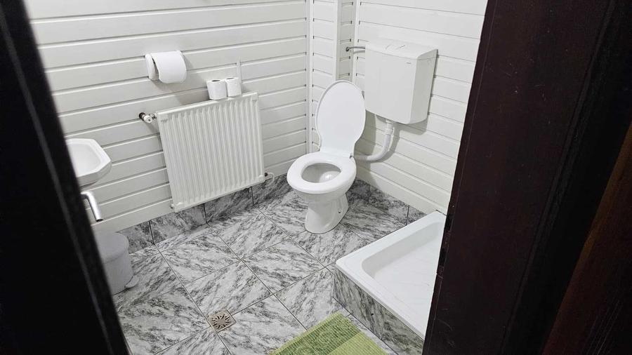 Casă cu 4 camere în Central