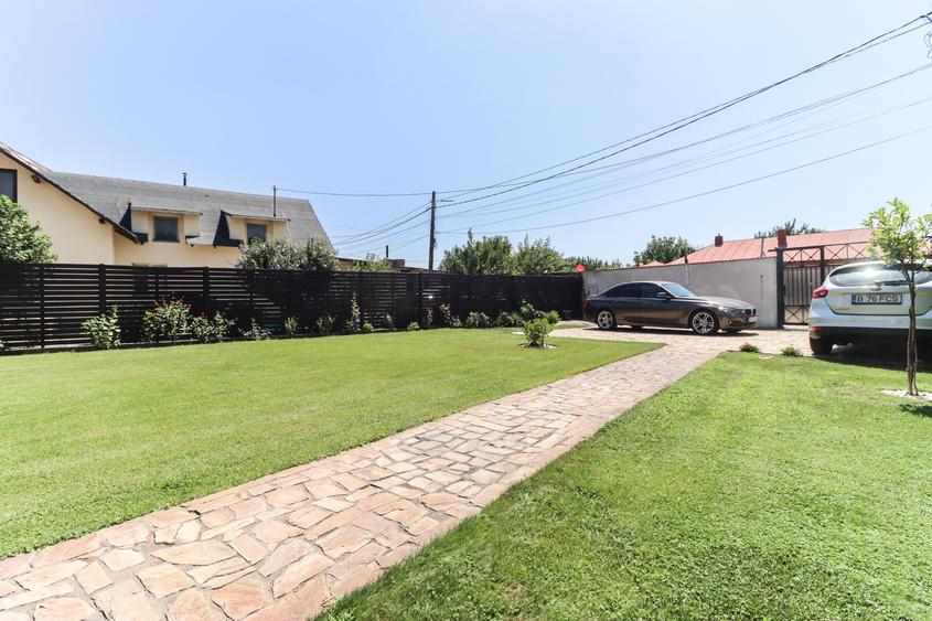 Duplex cu 4 camere cu Canalizare în 1 Decembrie