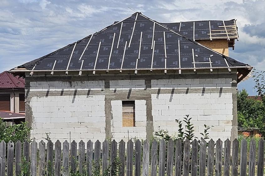 Casă cu Teren 300 Mp în Central