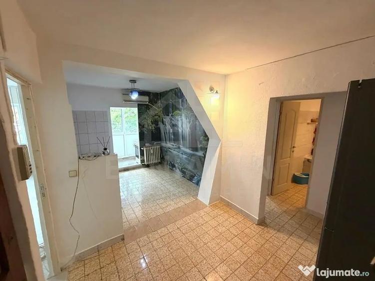 Apartament cu 2 camere decomandat în Sărari