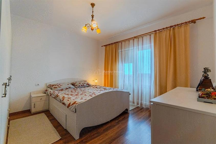 Apartament cu 3 camere decomandat, mobilat în Cristian
