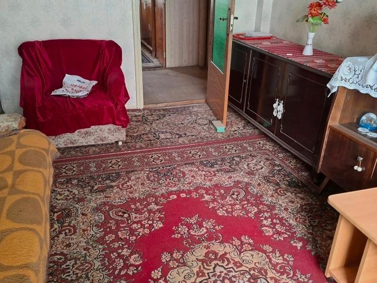 Apartament cu 4 camere decomandat în Drumul Taberei