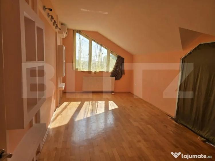 Casă cu 7 camere cu Teren 1535 Mp în Vetiș