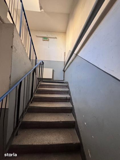Spațiu comercial, de 990 mp, în Central