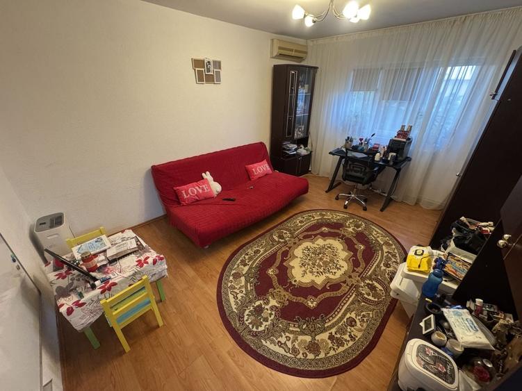 Apartament cu 3 camere decomandat, mobilat în Inel II