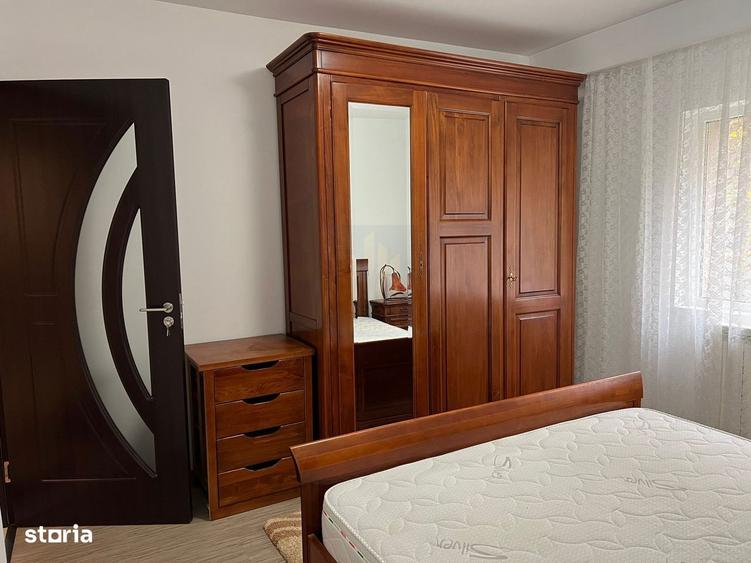 Apartament cu 3 camere decomandat, mobilat în Victoriei