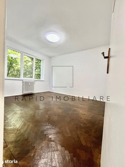 Apartament cu 3 camere semidecomandat în Port