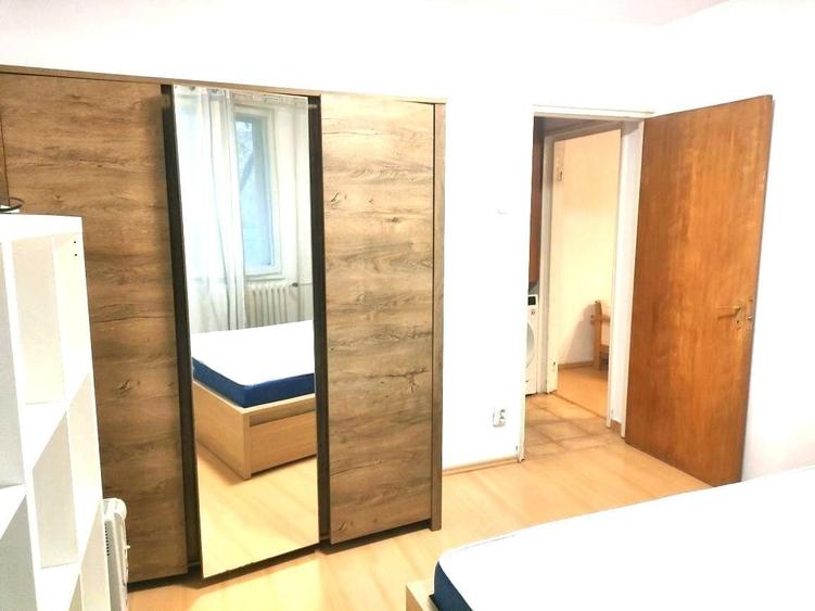 Apartament cu 2 camere semidecomandat în Costin Georgian