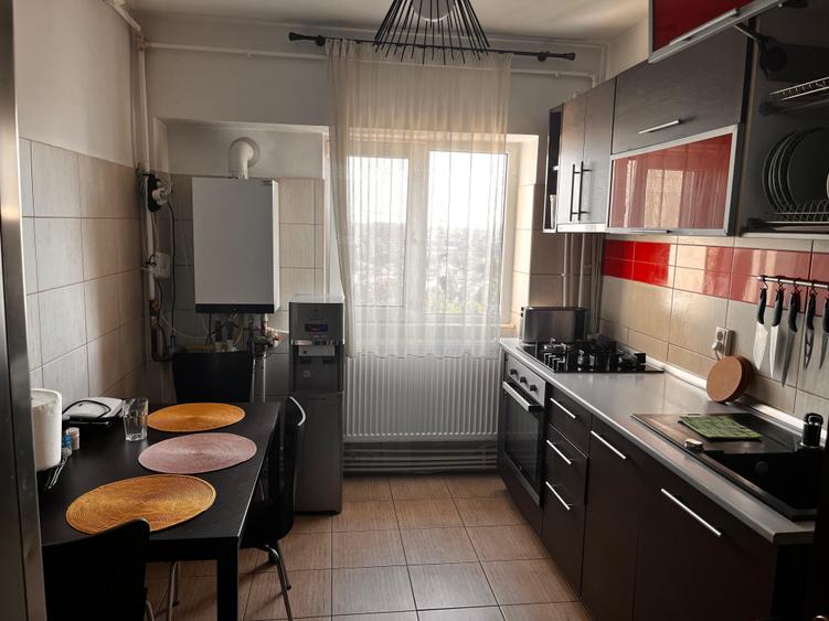 Apartament cu 2 camere decomandat în Tei