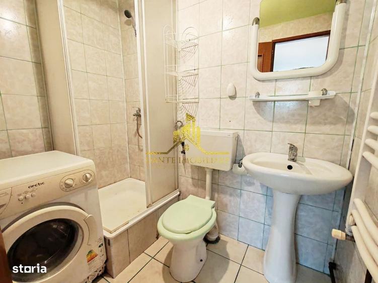 Garsonieră decomandată în Gruia