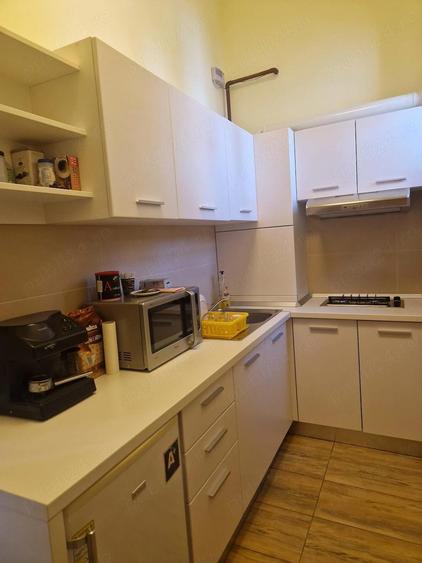 Apartament cu 3 camere nedecomandat în Take Ionescu