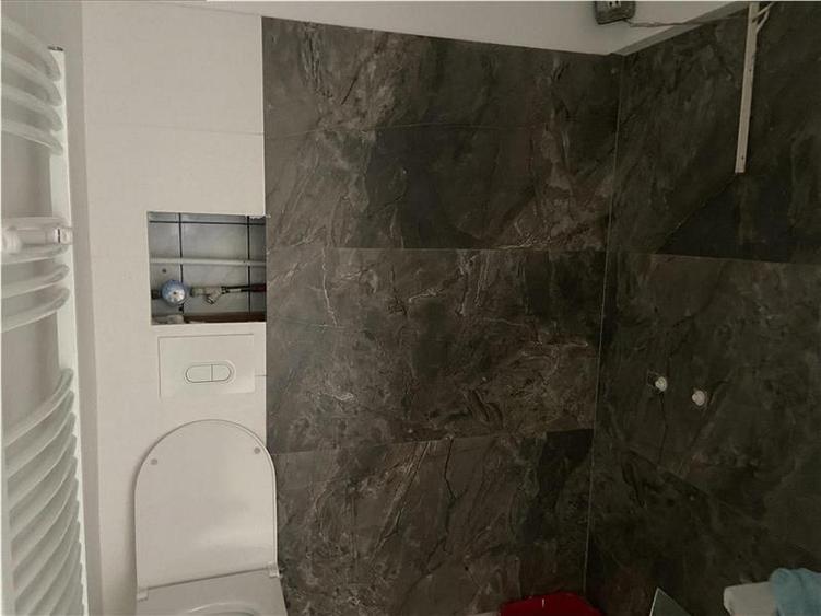 Apartament cu 4 camere decomandat, mobilat în Ultracentral