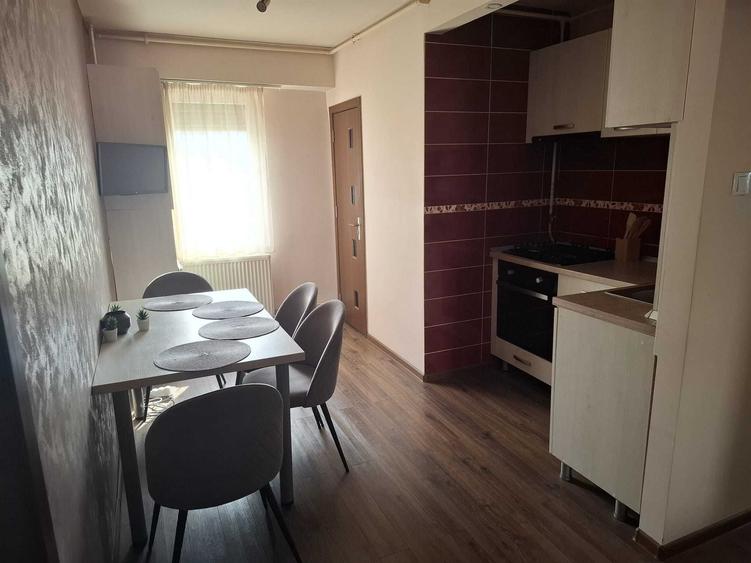 Apartament cu 2 camere decomandat în Tudor