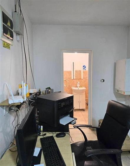 Spațiu comercial, de 64 mp, în Poarta Albă