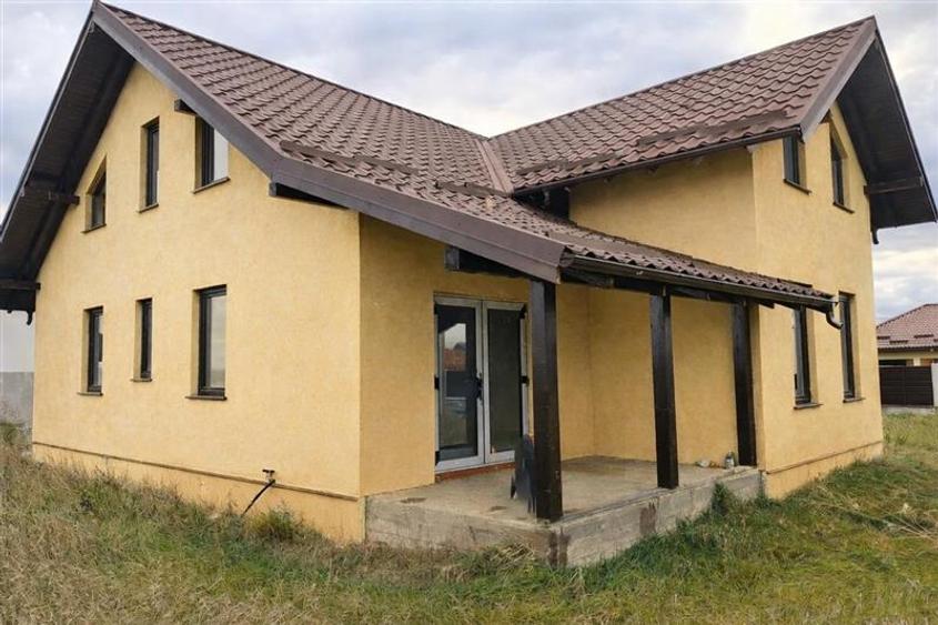Casă individuală cu 5 camere cu Teren 650 Mp în Vorovești