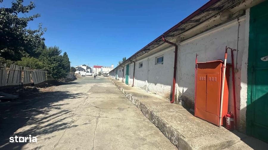 Spațiu comercial, de 2,300 mp, în Central