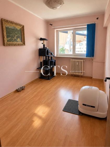 Apartament cu 3 camere decomandat în Aviatorilor