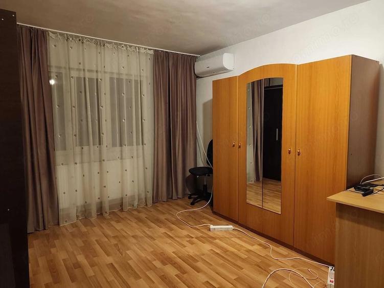 Garsonieră decomandată în Păcii