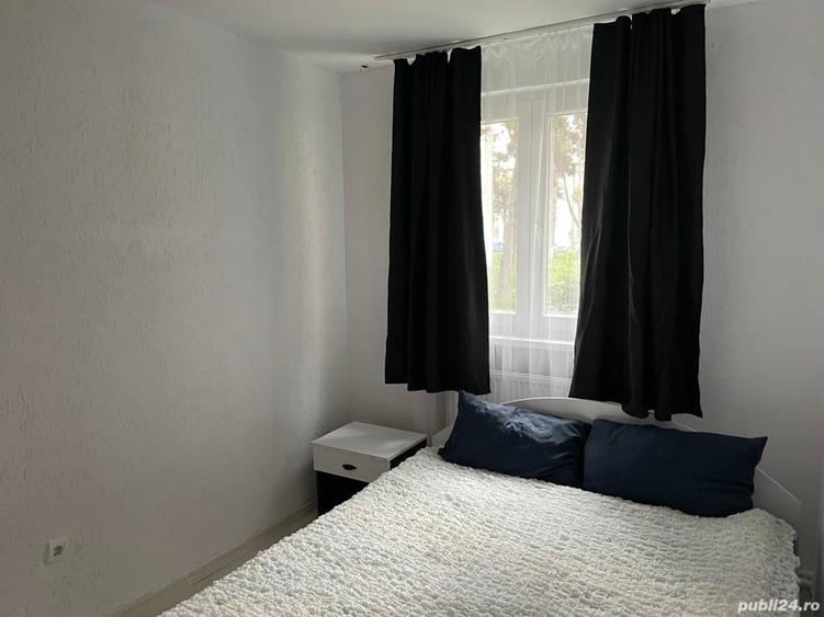 Apartament cu 3 camere semidecomandat în Mureșeni