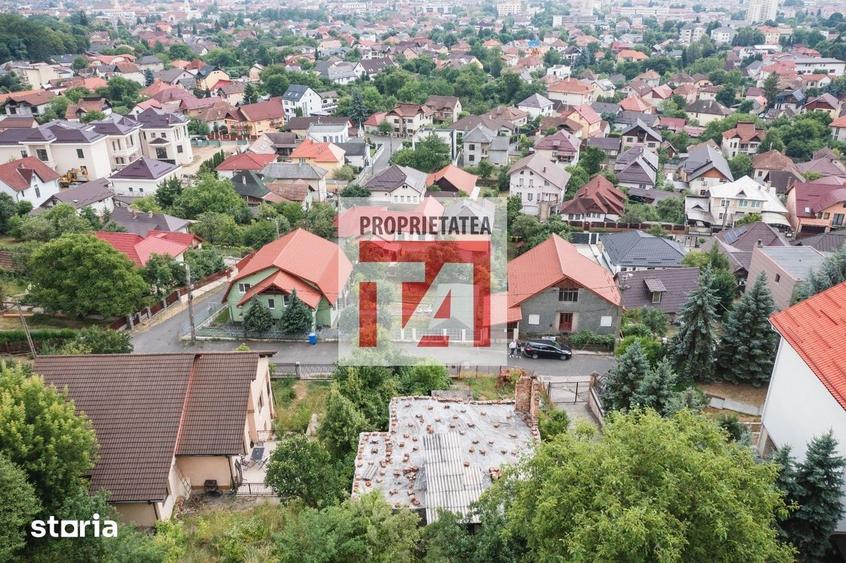 Casă cu 2 camere cu Teren 790 Mp în Central