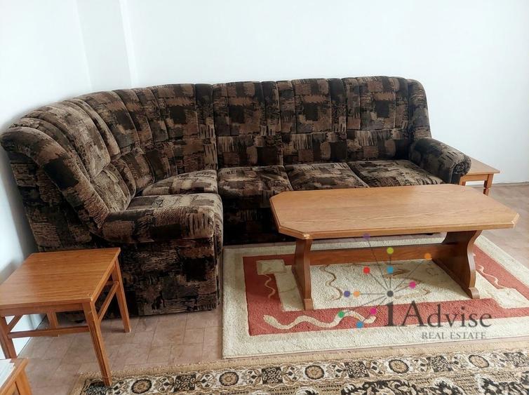 Apartament cu 3 camere decomandat în Noua