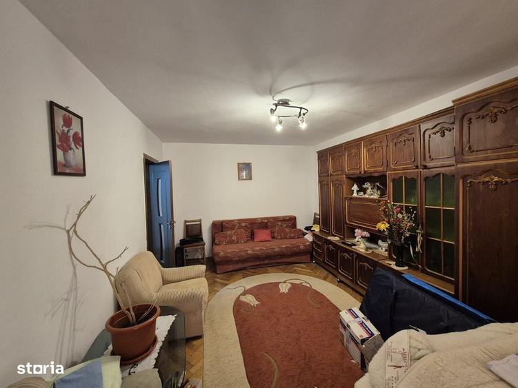 Apartament cu 3 camere decomandat în Alecu Russo