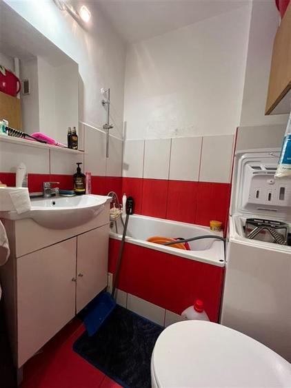 Apartament cu 2 camere nedecomandat în Valenta