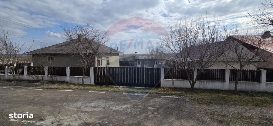 Casă cu 4 camere în Stanca