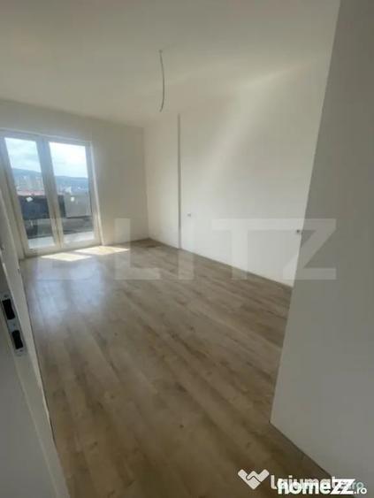 Apartament cu 3 camere decomandat în Independenței