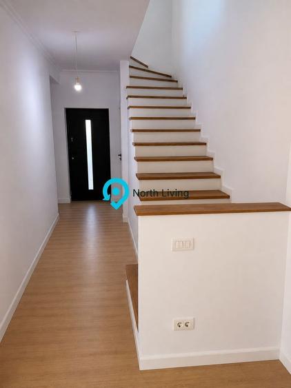Duplex cu 5 camere cu Canalizare în Central