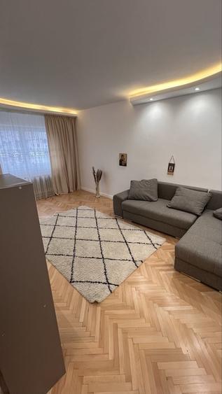 Apartament cu 3 camere decomandat în Rahova