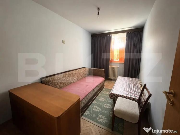 Apartament cu 3 camere semidecomandat în Central