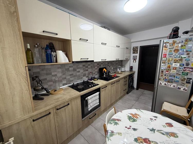 Apartament cu 3 camere decomandat, mobilat în Fundeni