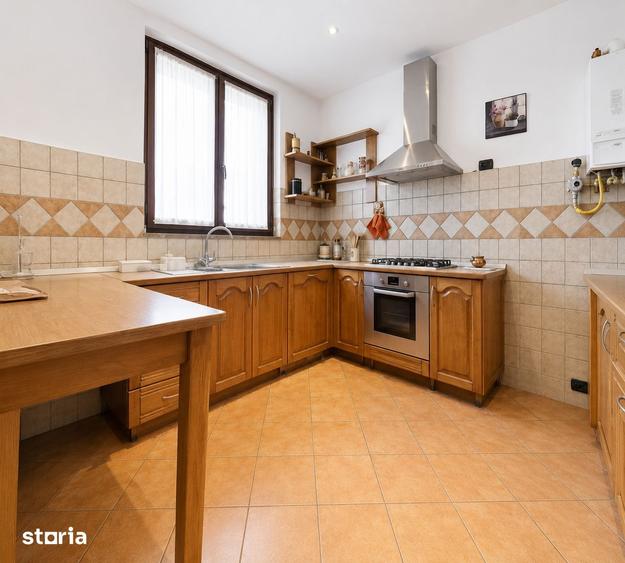 Casă cu 5 camere cu Canalizare în Zimandu Nou