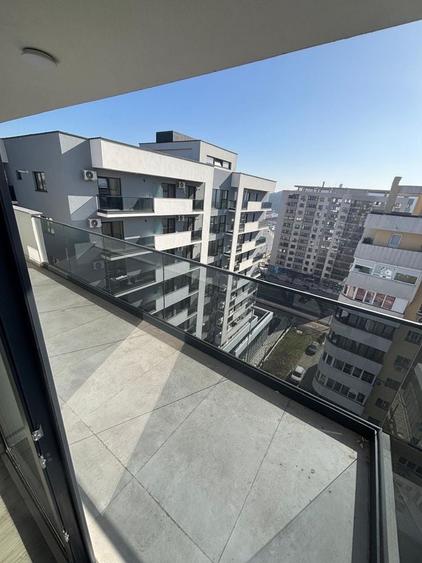 Garsonieră decomandată în Valea Adâncă