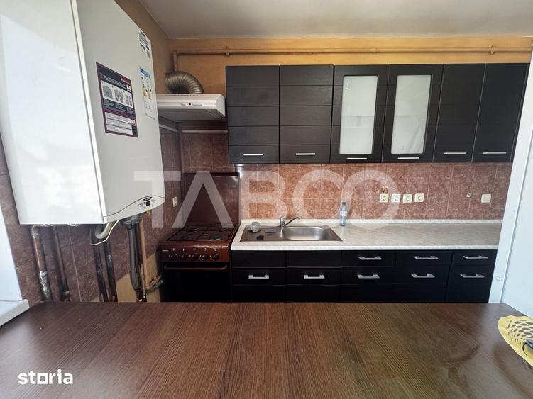 Apartament cu 4 camere decomandat în Vasile Aaron