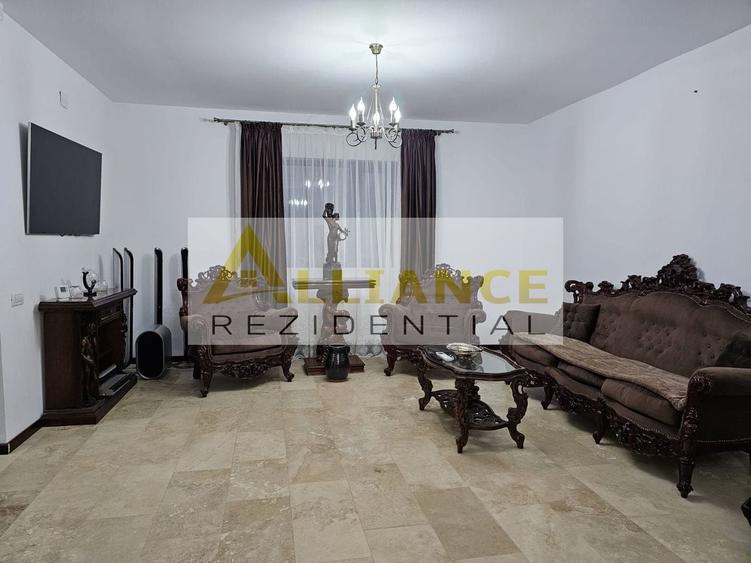 Casă individuală cu 4 camere cu Canalizare în Central