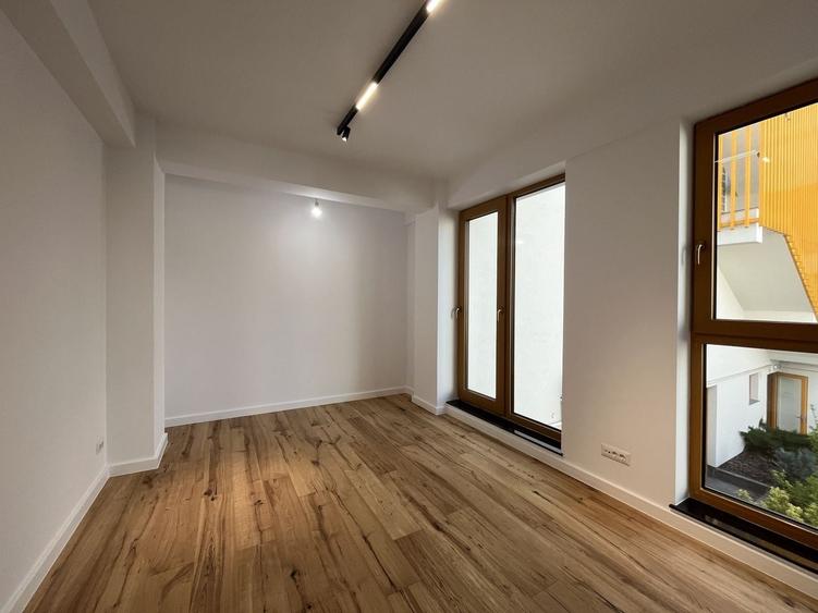 APARTAMENT 3 CAMERE || CURTE 110 MP || ACCES INDIVIDUAL || DOMENII - 24