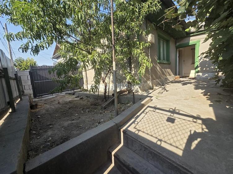 Casă cu 3 camere cu Teren 365 Mp în Est