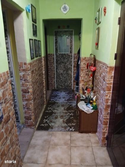 Apartament cu 3 camere decomandat în Aghireșu