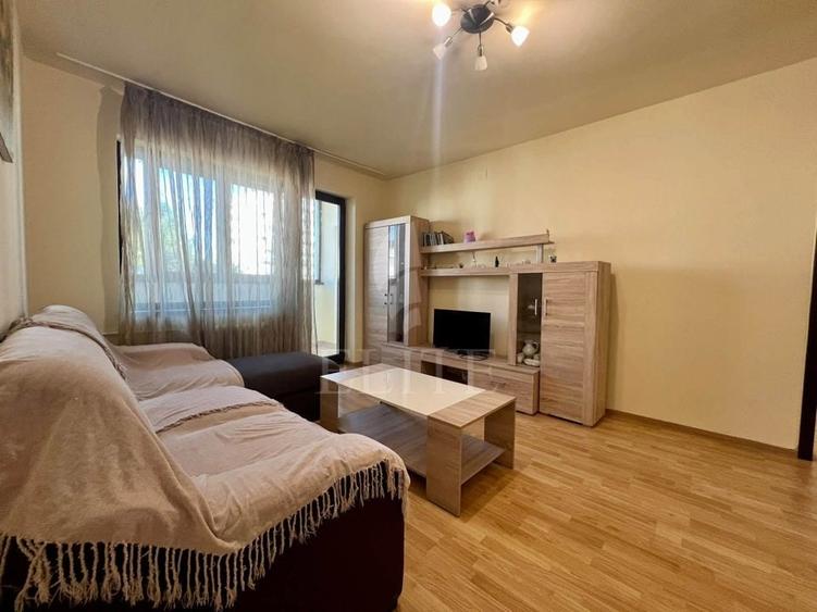 Apartament cu 3 camere semidecomandat în Gheorgheni