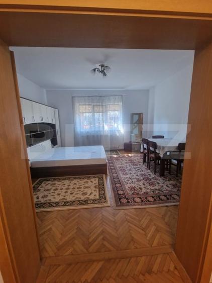 Apartament cu 3 camere decomandat, mobilat în Florilor