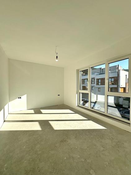 Duplex cu 5 camere cu Canalizare în Florești