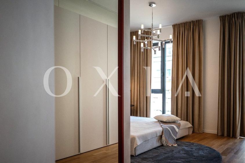Apartament cu 3 camere semidecomandat, mobilat în Central